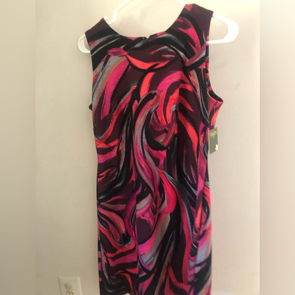NWT Taylor MIDI Shift Dress.  Beautiful Black and Pink Fuchsia Color.